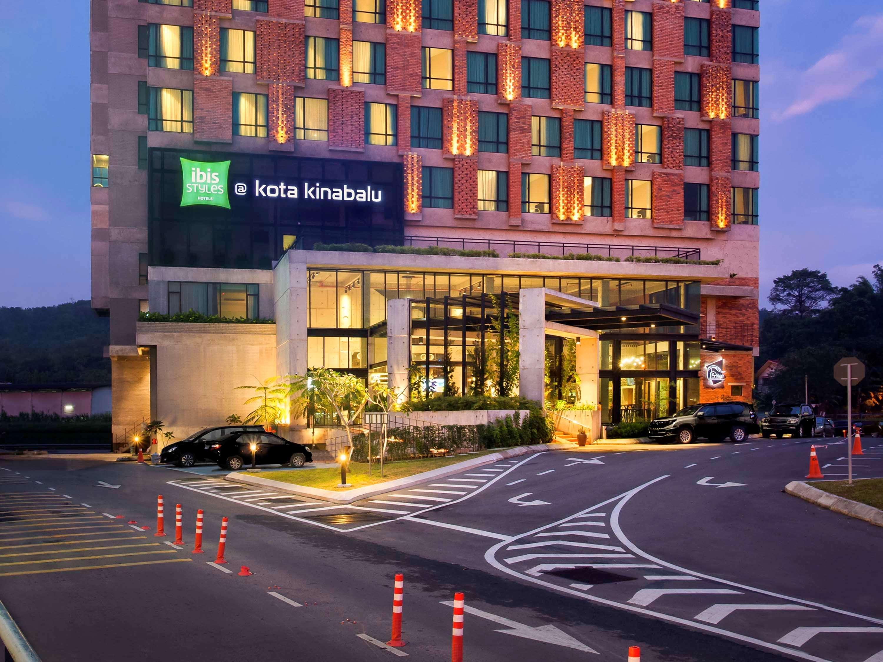 Отель Ibis Styles Kota Kinabalu Inanam Экстерьер фото