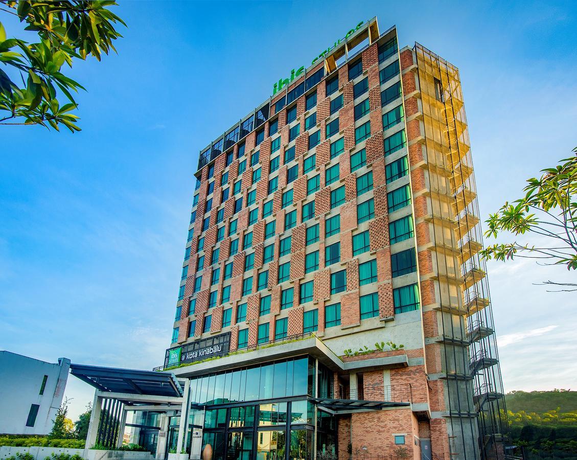 Отель Ibis Styles Kota Kinabalu Inanam Экстерьер фото